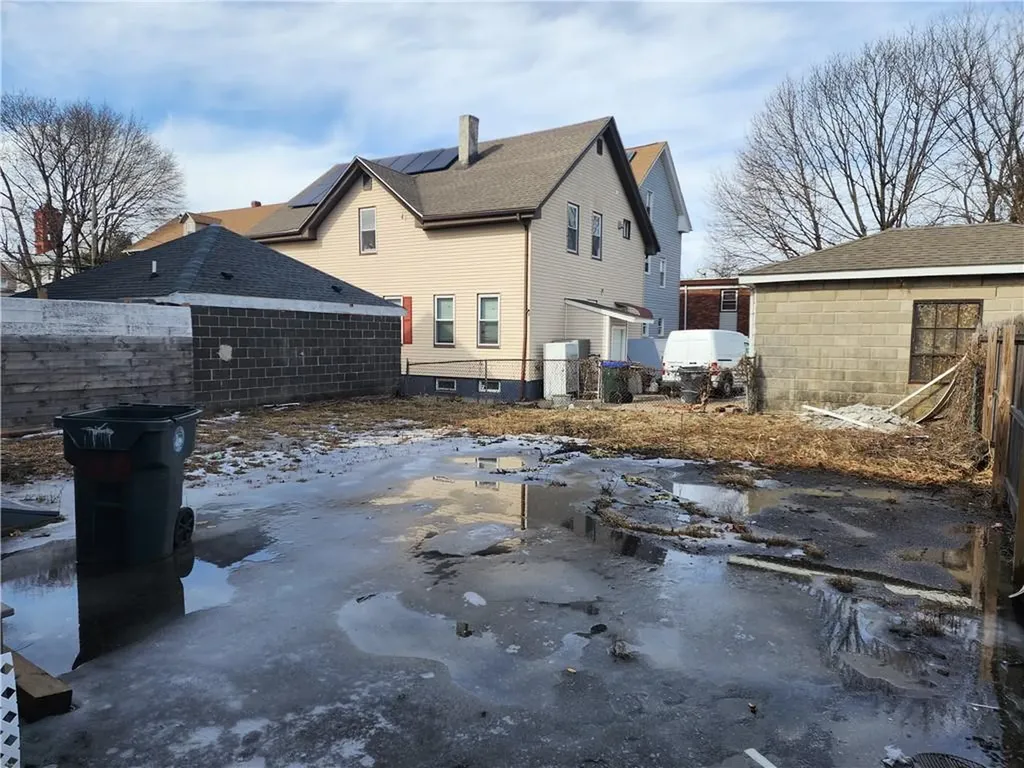 84 Wisdom Avenue Providence RI 02908