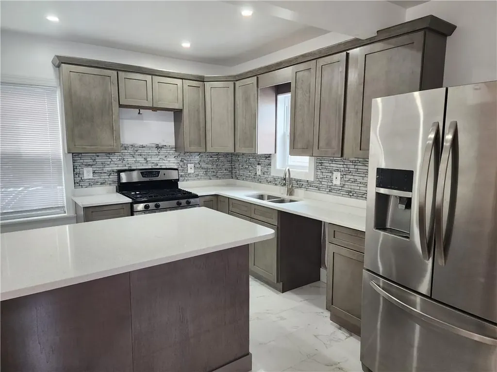 84 Wisdom Avenue Providence RI 02908