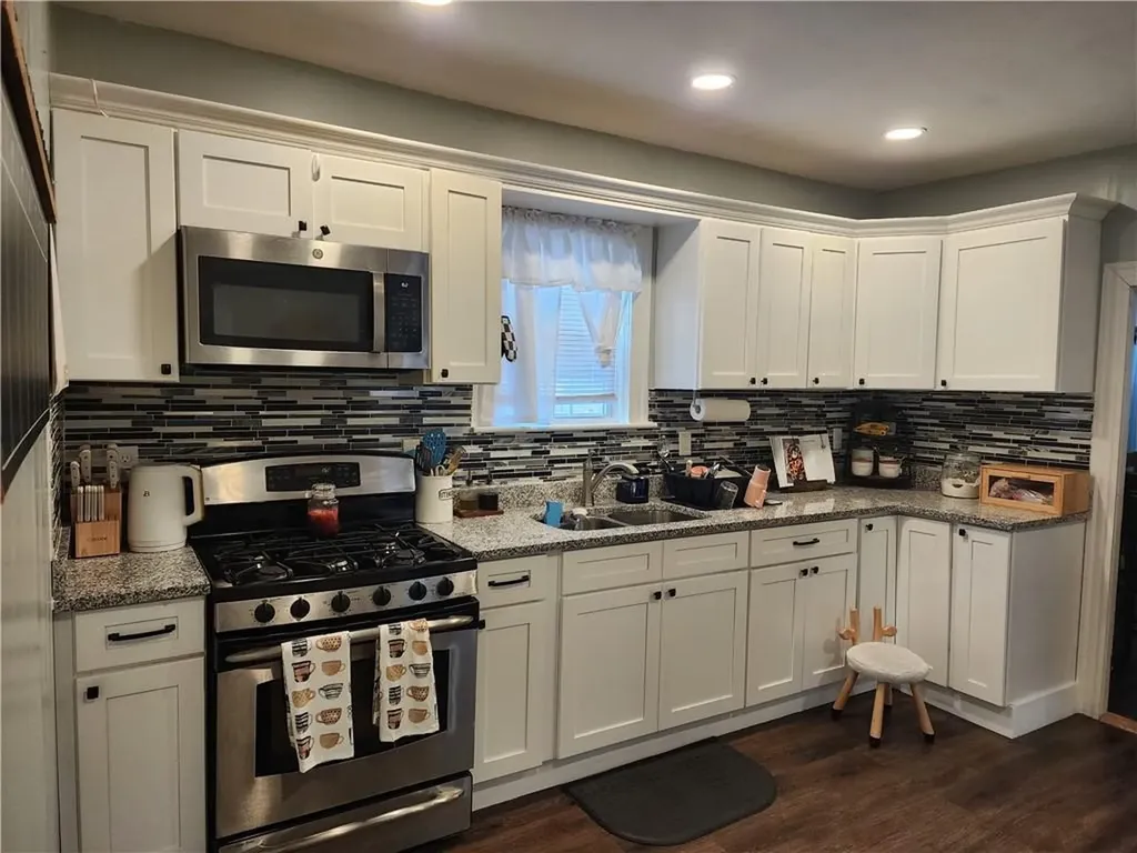 64 Westwood Avenue Cranston RI 02905