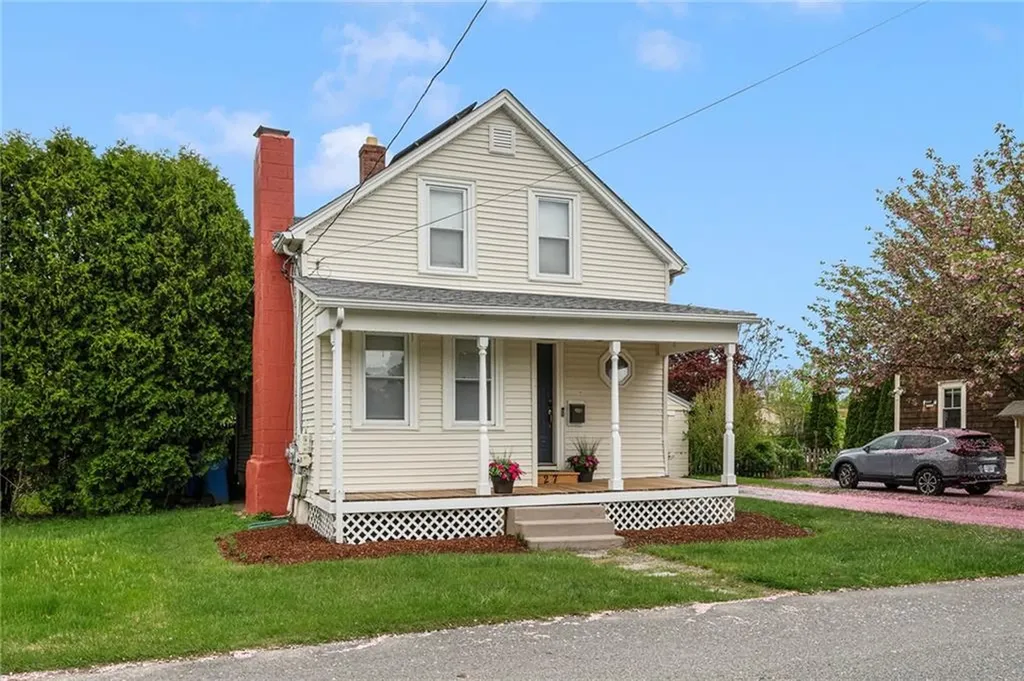 27 Hayes Street Cranston RI 02920
