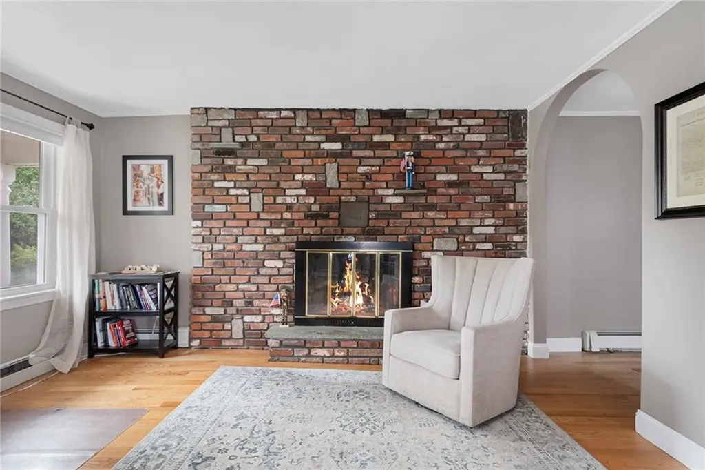27 Hayes Street Cranston RI 02920