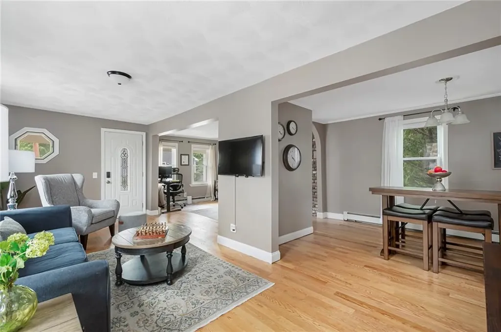 27 Hayes Street Cranston RI 02920