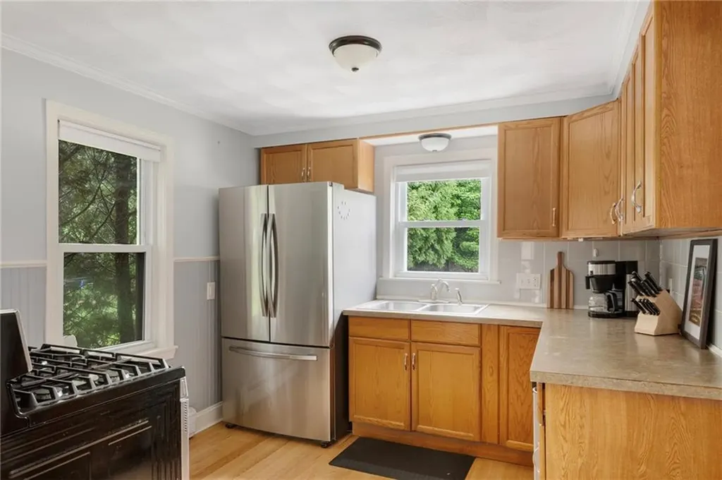 27 Hayes Street Cranston RI 02920