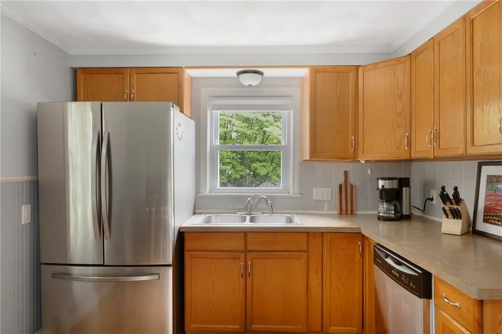 27 Hayes Street Cranston RI 02920