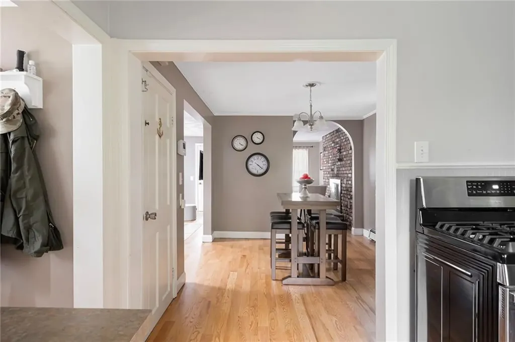 27 Hayes Street Cranston RI 02920