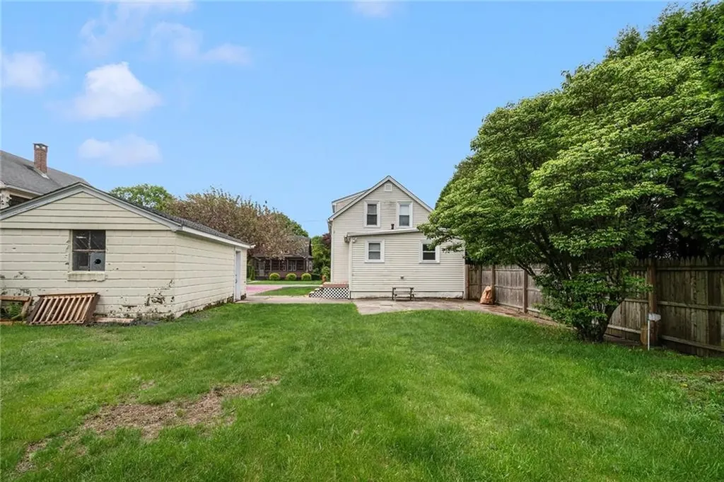27 Hayes Street Cranston RI 02920