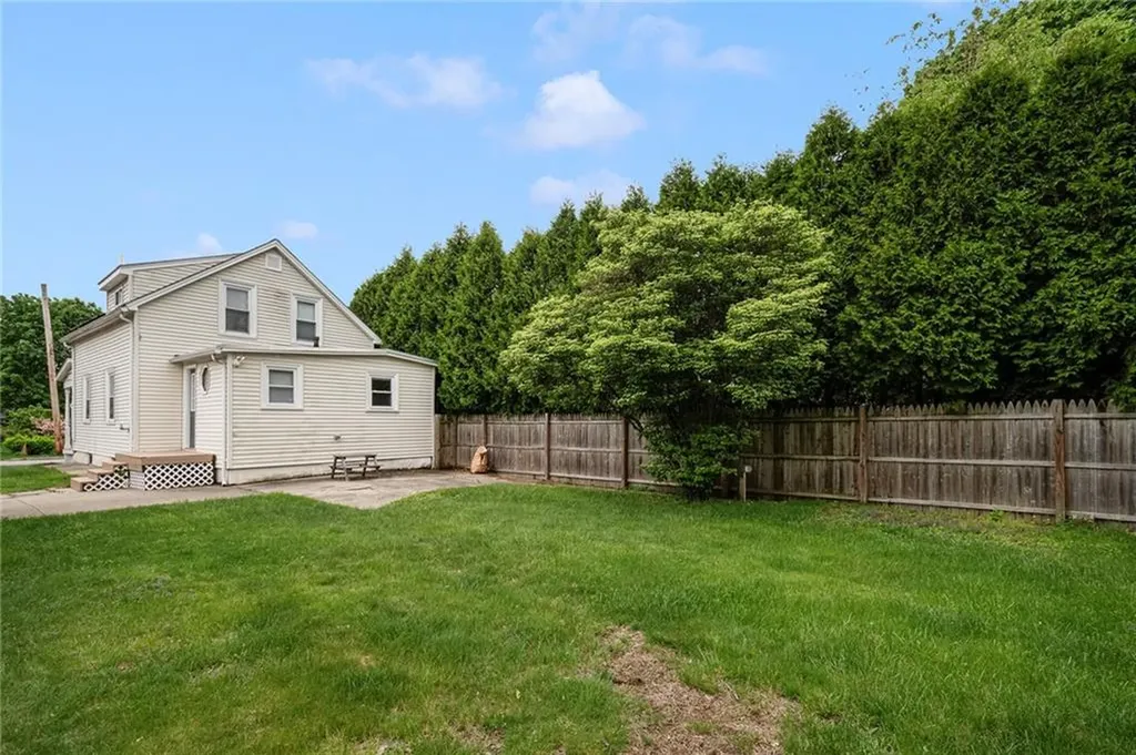 27 Hayes Street Cranston RI 02920