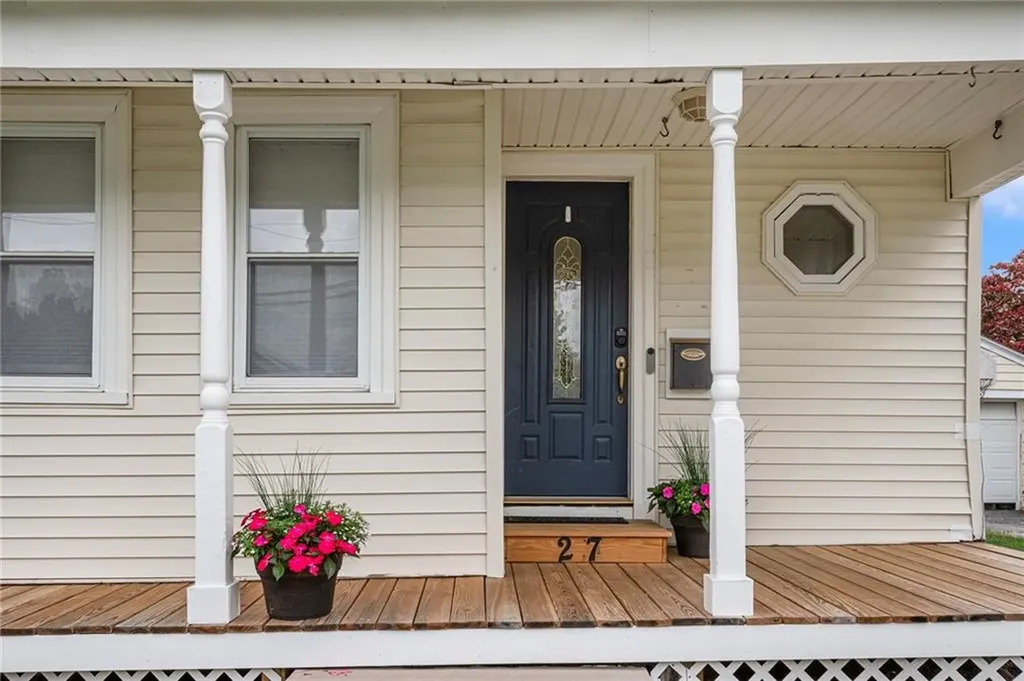 27 Hayes Street Cranston RI 02920