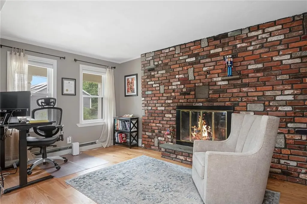 27 Hayes Street Cranston RI 02920