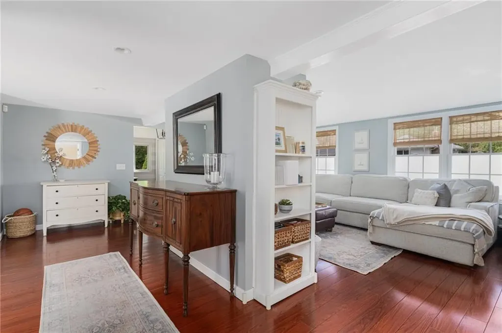 48 Pierce Road North Kingstown RI 02874