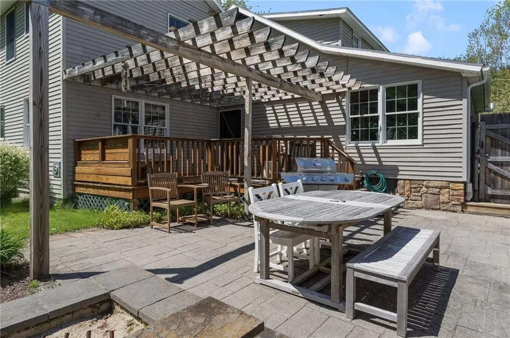 48 Pierce Road North Kingstown RI 02874