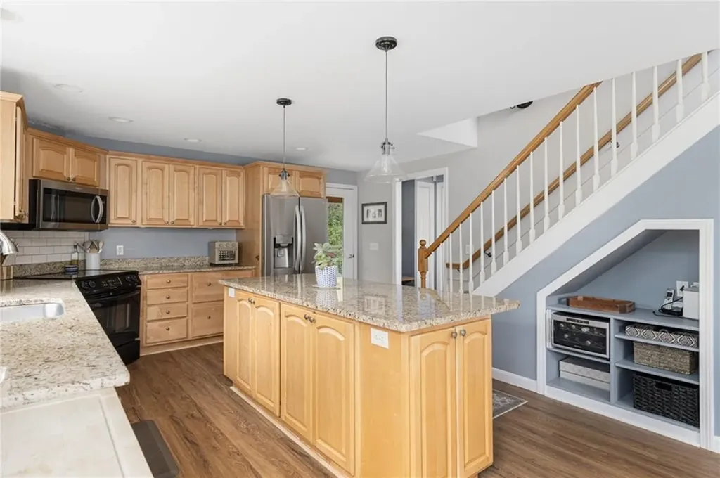 48 Pierce Road North Kingstown RI 02874