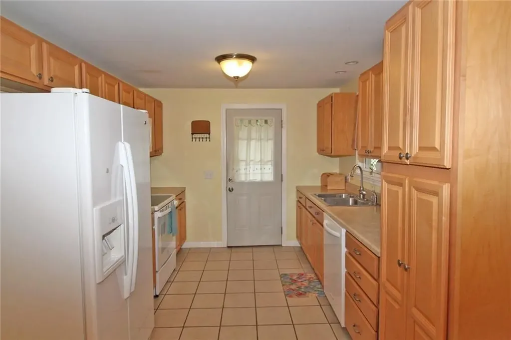 35 Wilkey Avenue Portsmouth RI 02871