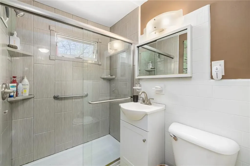 80 Wilcox Avenue Pawtucket RI 02860