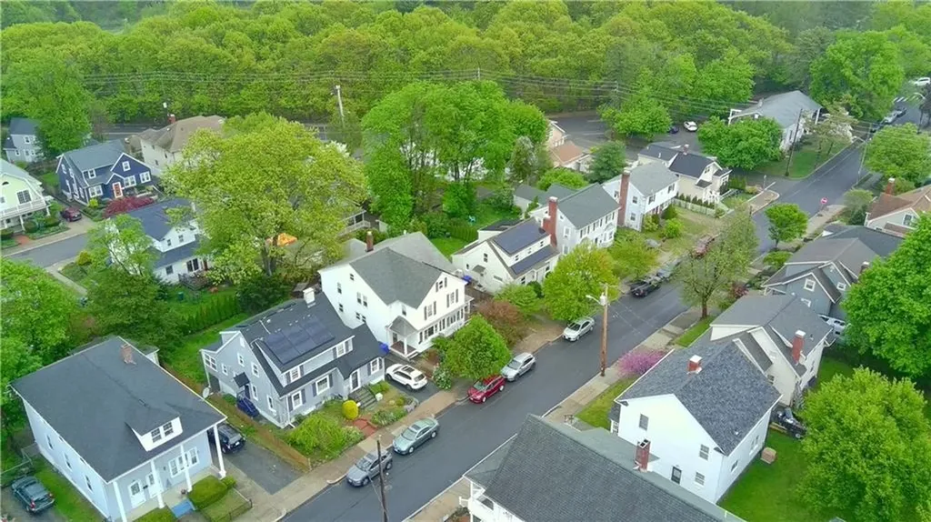 80 Wilcox Avenue Pawtucket RI 02860