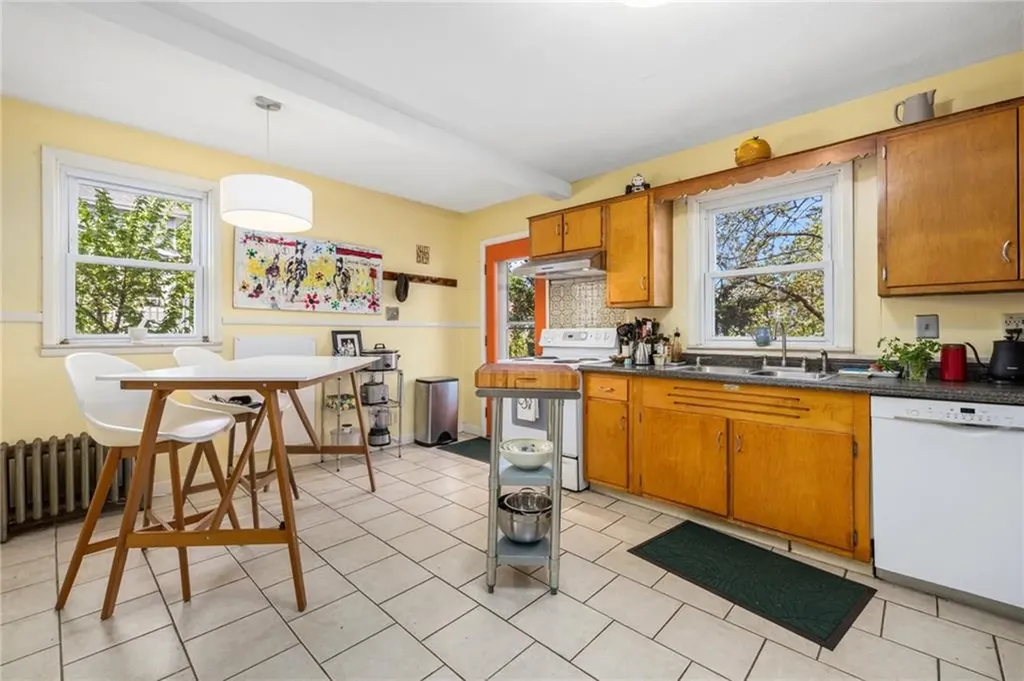 80 Wilcox Avenue Pawtucket RI 02860