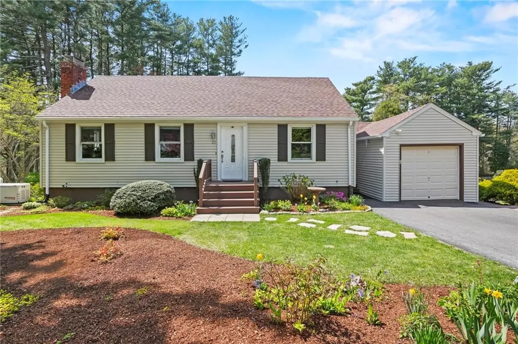 23 Pinecrest Road Scituate RI 02857