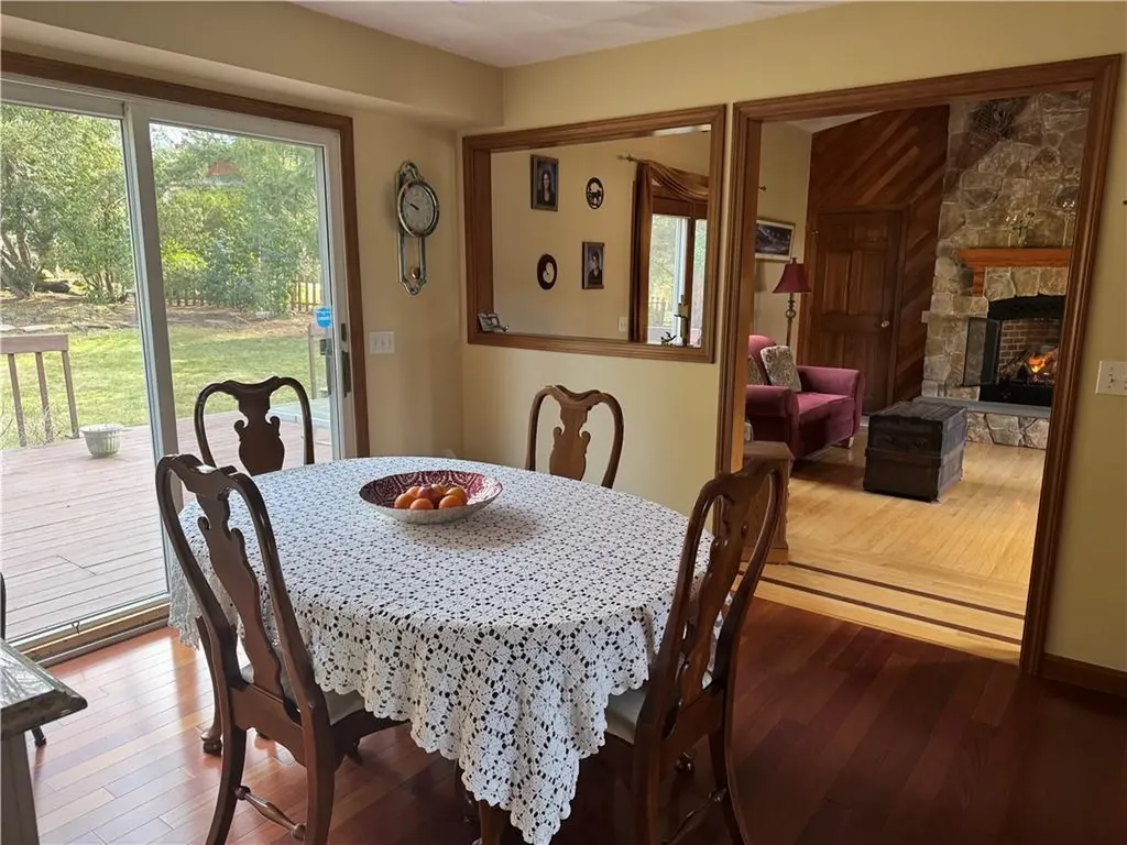 87 Hillcrest Drive Cranston RI 02921