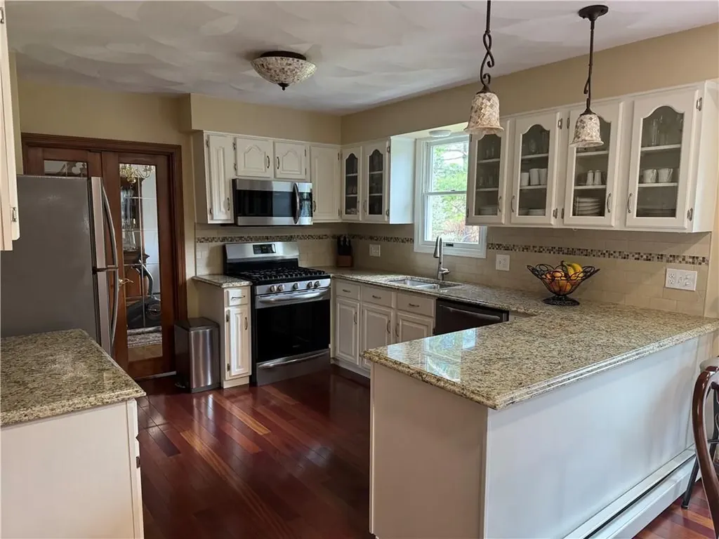 87 Hillcrest Drive Cranston RI 02921