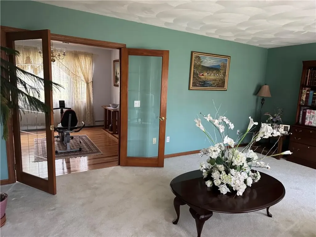 87 Hillcrest Drive Cranston RI 02921