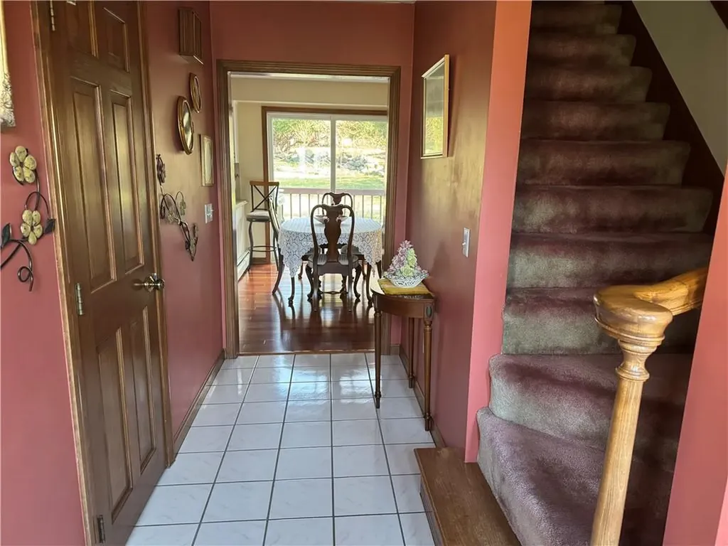 87 Hillcrest Drive Cranston RI 02921