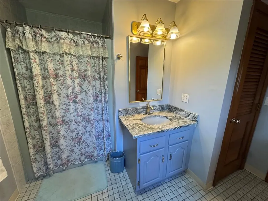 87 Hillcrest Drive Cranston RI 02921