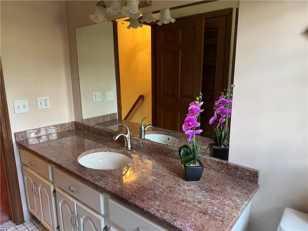 87 Hillcrest Drive Cranston RI 02921