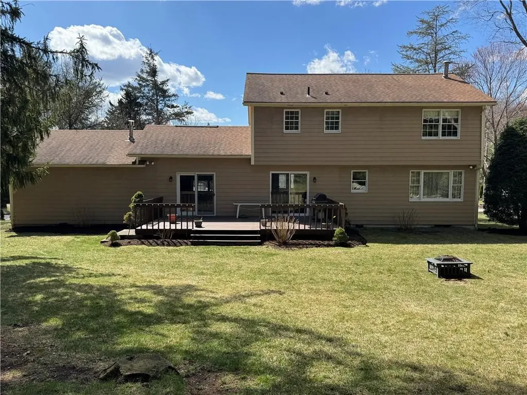 87 Hillcrest Drive Cranston RI 02921