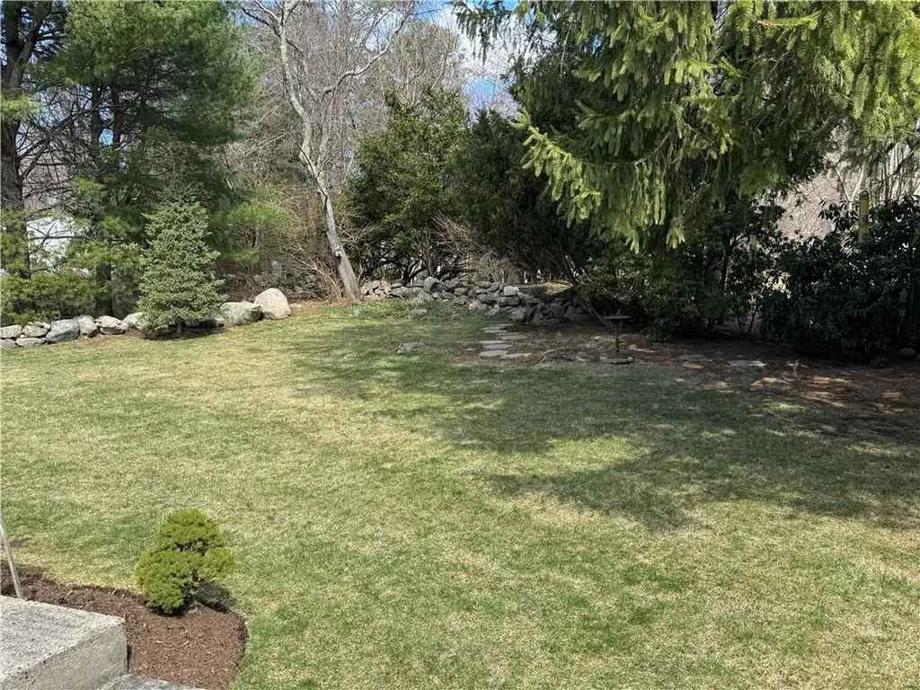 87 Hillcrest Drive Cranston RI 02921