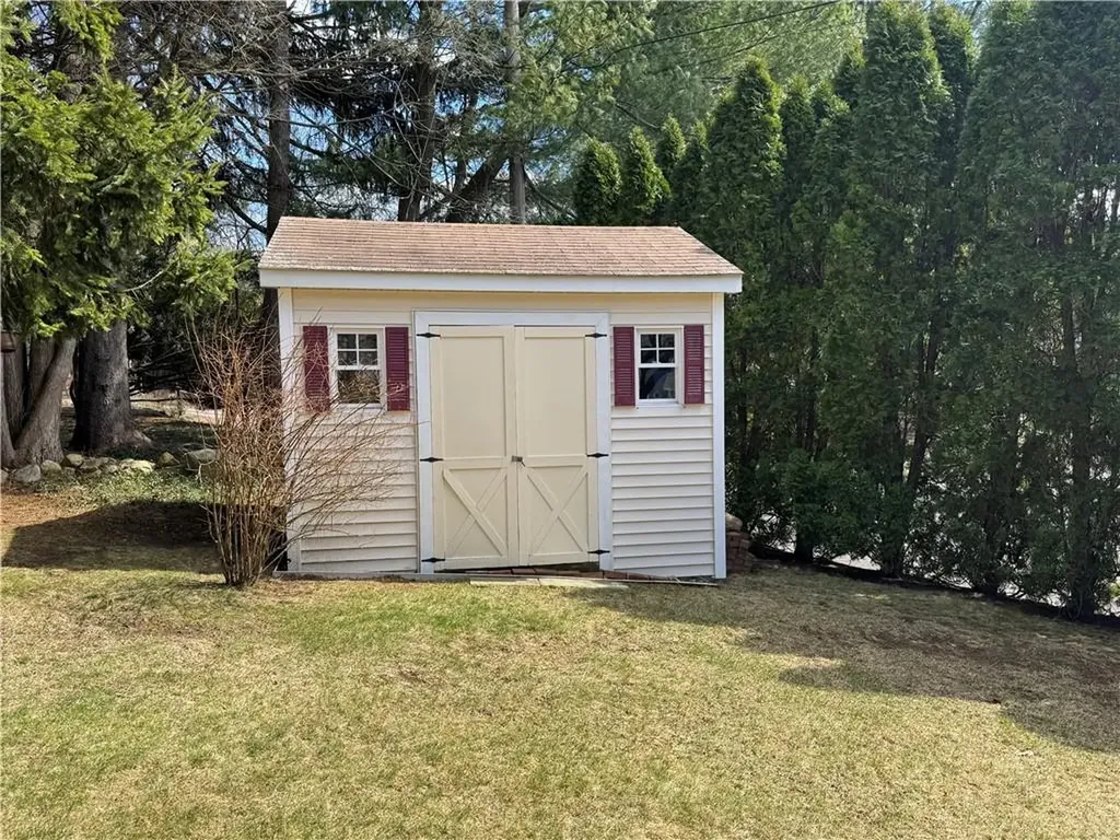 87 Hillcrest Drive Cranston RI 02921