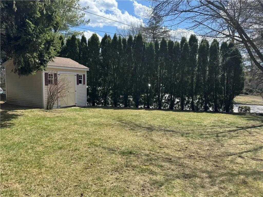87 Hillcrest Drive Cranston RI 02921