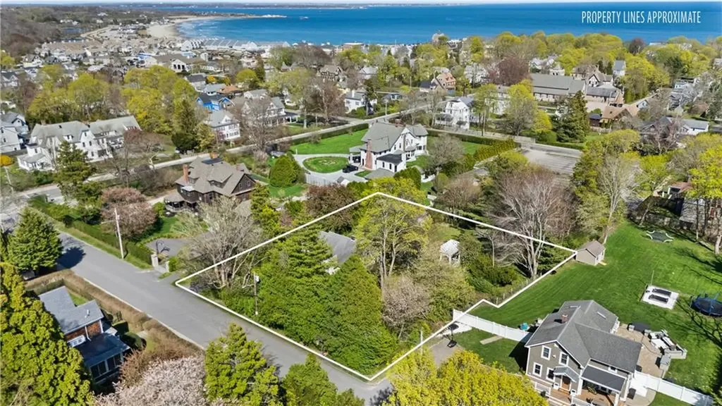 74 Robinson Street Narragansett RI 02882