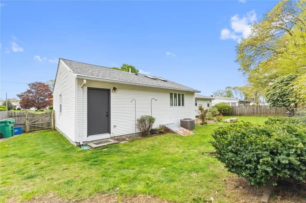 49 Naples Avenue Warwick RI 02886