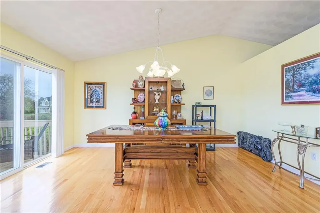 39 President Drive Narragansett RI 02882