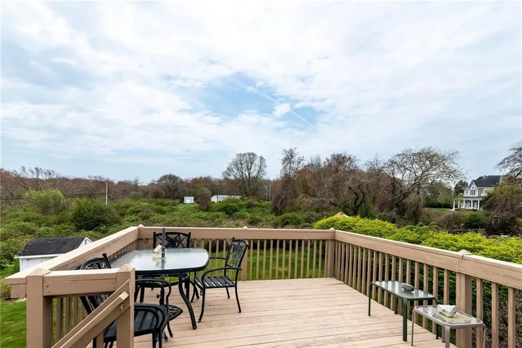 39 President Drive Narragansett RI 02882