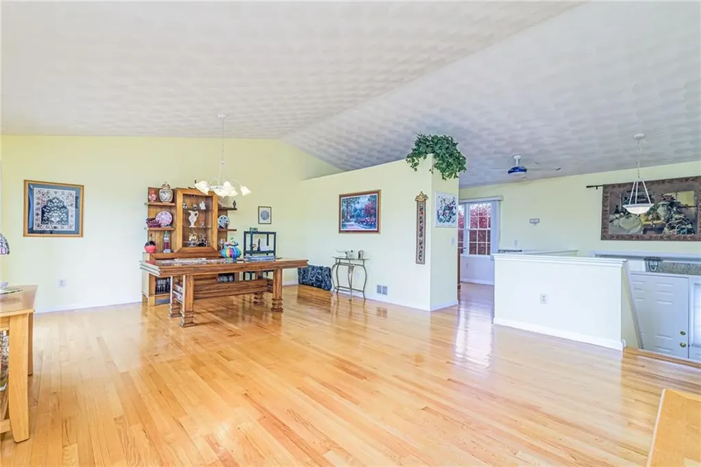 39 President Drive Narragansett RI 02882