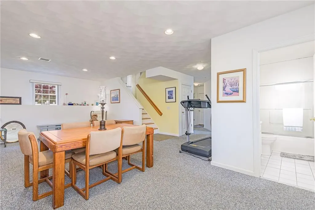 39 President Drive Narragansett RI 02882