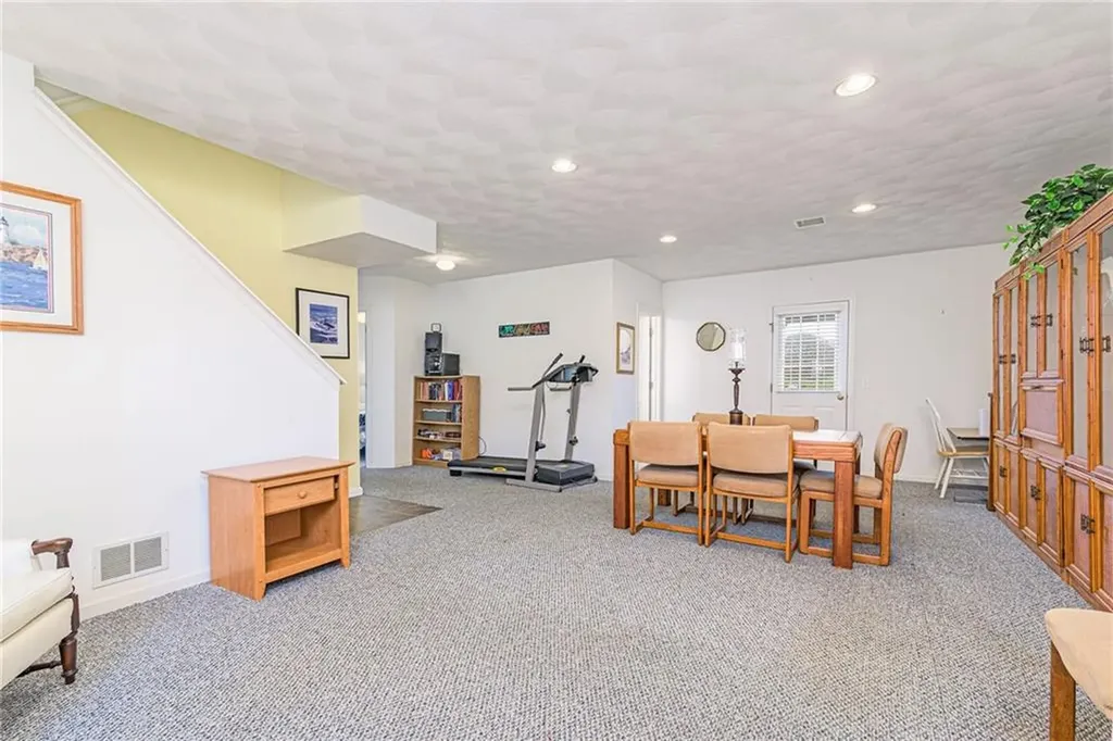 39 President Drive Narragansett RI 02882