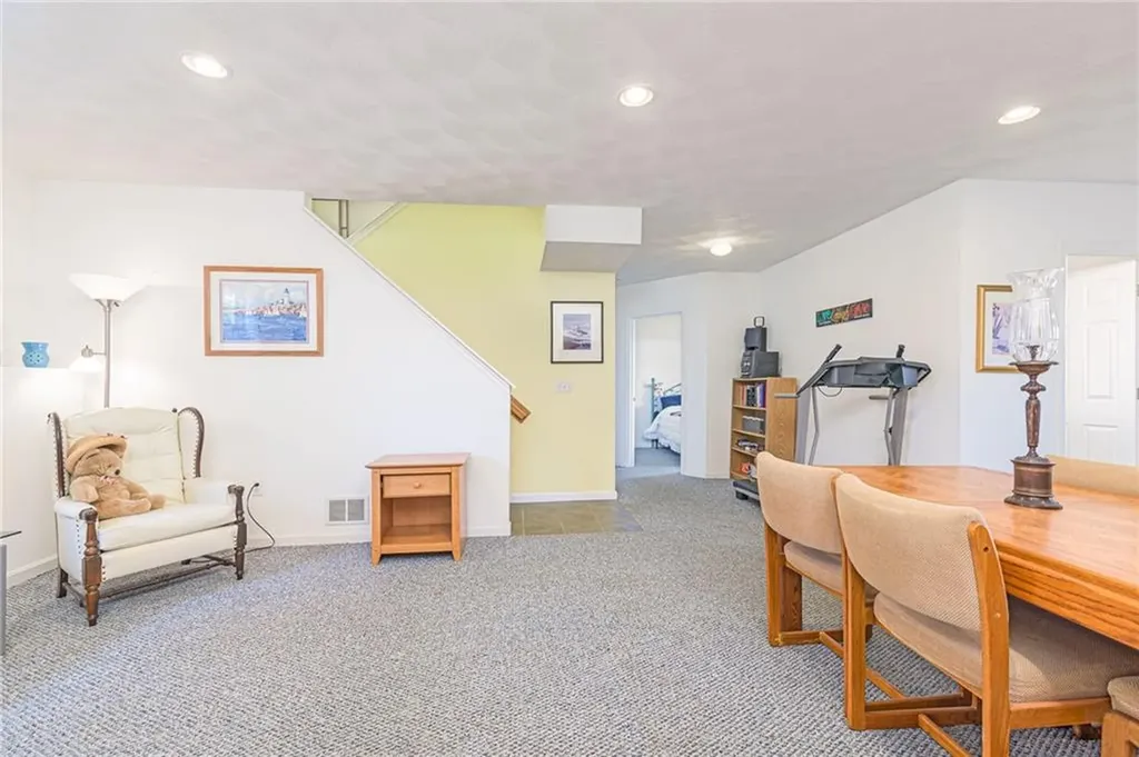 39 President Drive Narragansett RI 02882