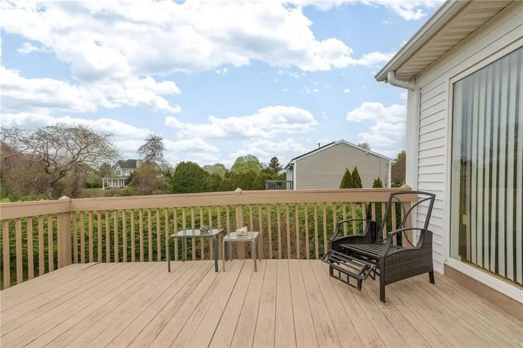 39 President Drive Narragansett RI 02882