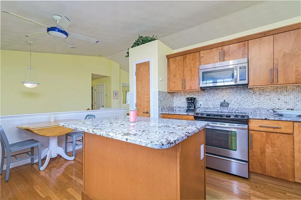 39 President Drive Narragansett RI 02882