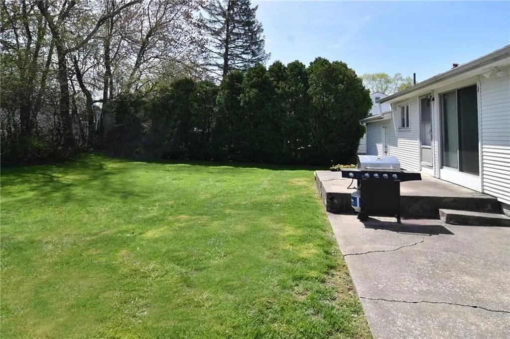 76 Oregon Avenue North Providence RI 02911