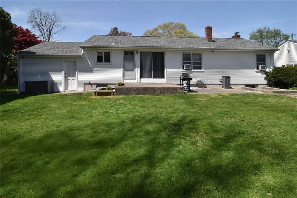 76 Oregon Avenue North Providence RI 02911