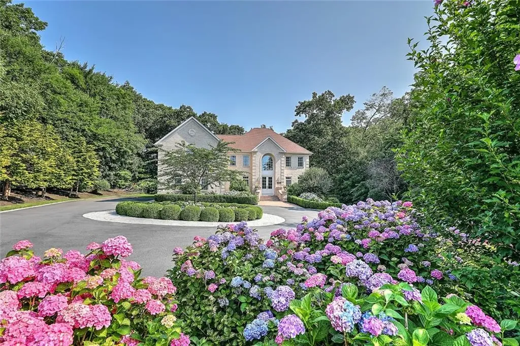 33 Susan Drive Cumberland RI 02864