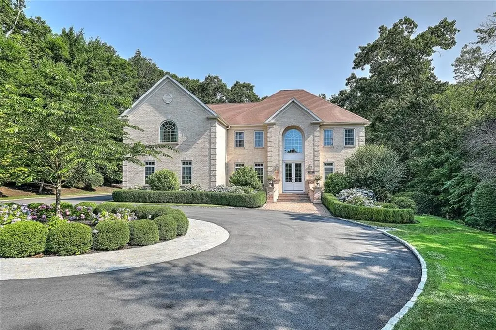 33 Susan Drive Cumberland RI 02864