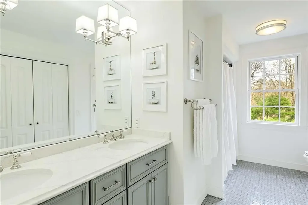 33 Susan Drive Cumberland RI 02864