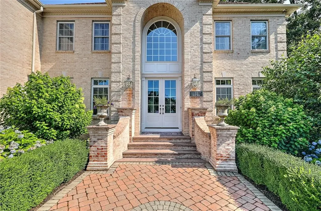 33 Susan Drive Cumberland RI 02864