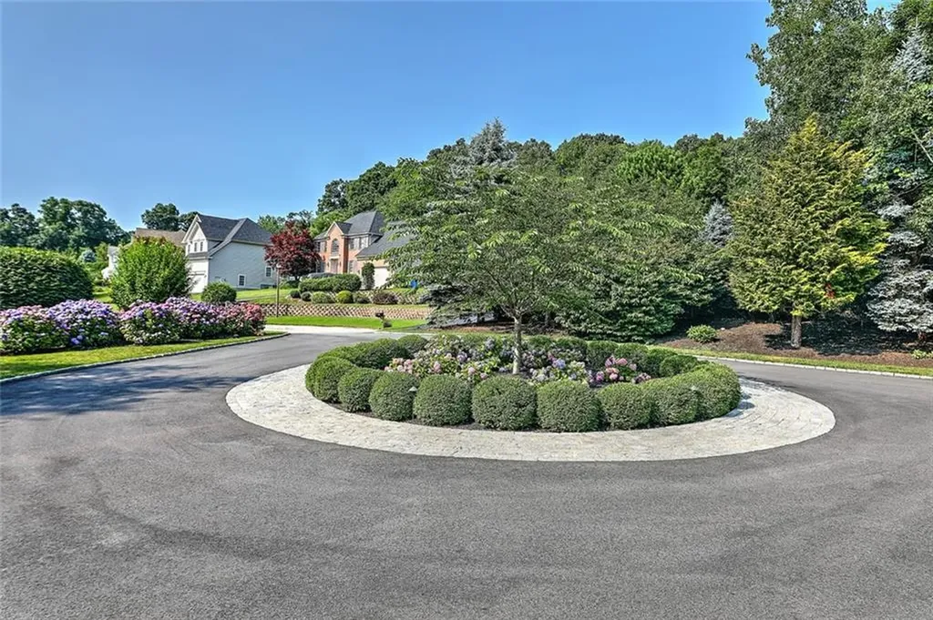 33 Susan Drive Cumberland RI 02864