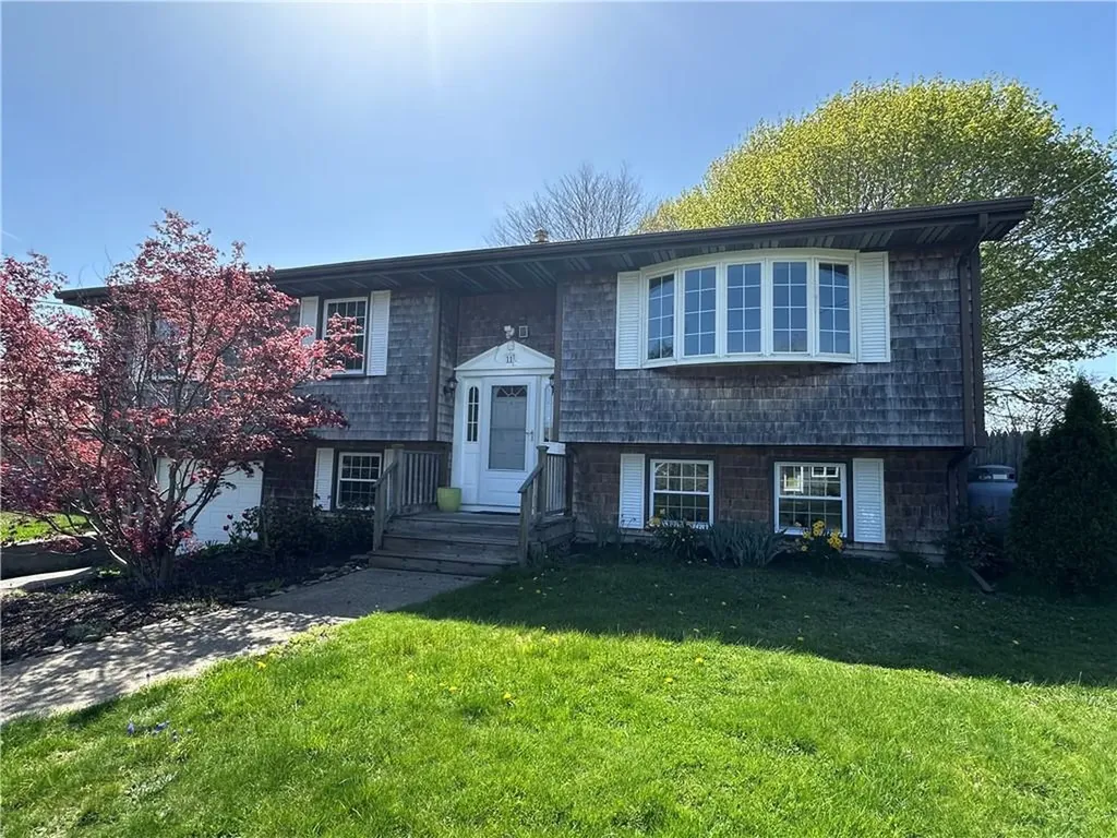 11 Pocono Road Middletown RI 02842
