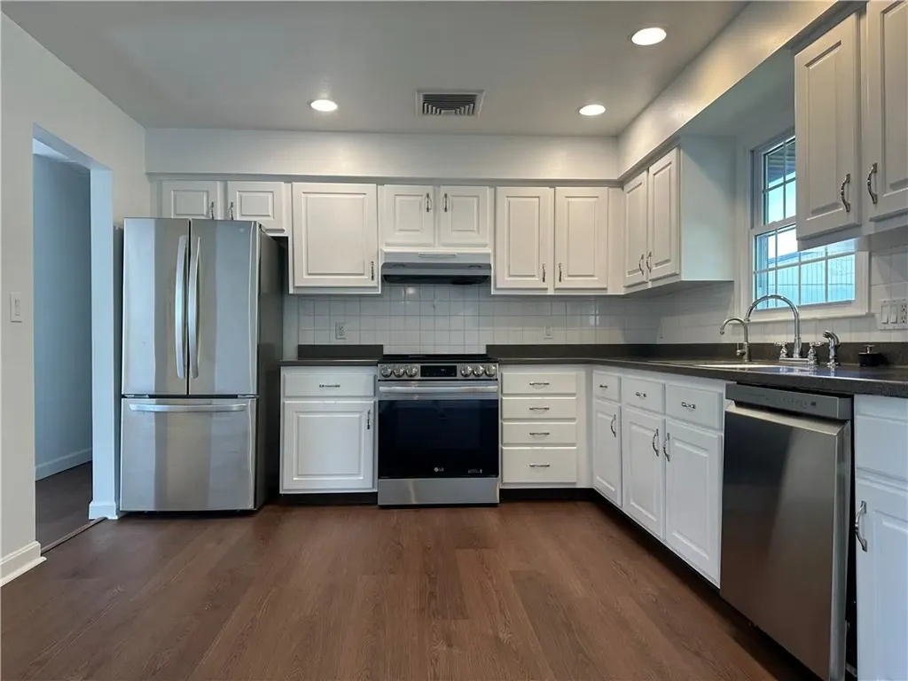 11 Pocono Road Middletown RI 02842